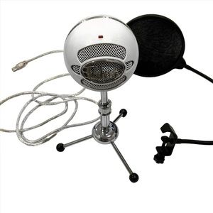 Blue Snowball Microphone & Pop Guard